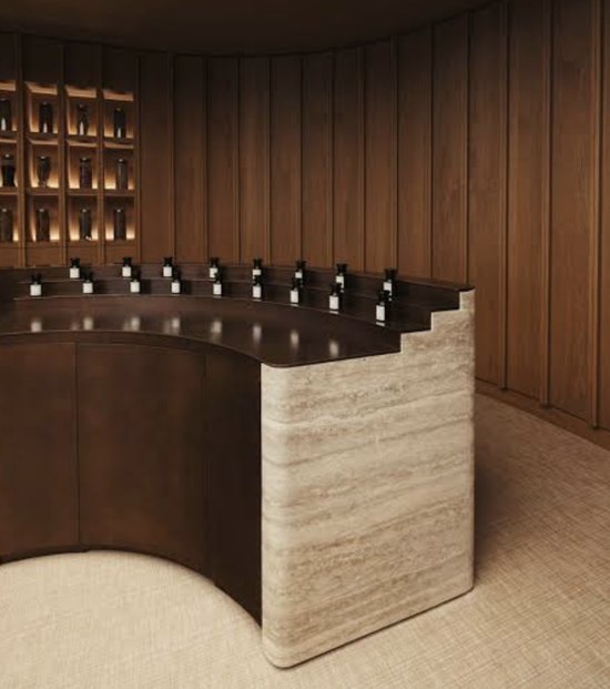 Fragrance organ and materials library